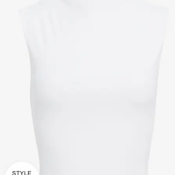 Express Body Contour High Compression Mock Neck Cropped Tank Medium - Picture 4 of 8